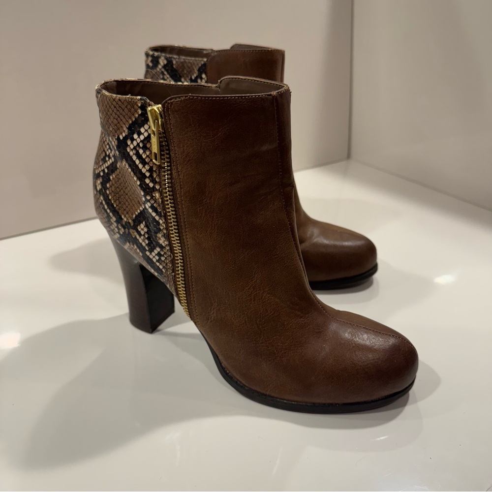 Kenneth Cole Reaction Ankle Boots with Heel Brown Snake Print